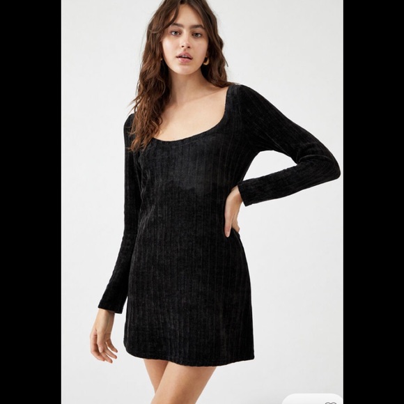 Black Mini Dress 🖤 - Picture 2 of 4